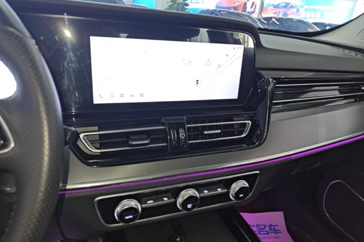 Used Hongqi HS5 2023 2.0T Four-Wheel Drive Flagship Pro Edition Audio And AC Panel