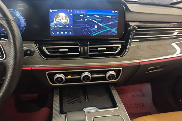 Used Hongqi HS5 2023 2.0T Four-Wheel Drive Flagship Pro Edition Audio And AC Panel