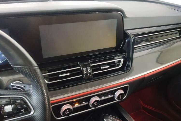 Used Hongqi HS5 2023 2.0T Four-Wheel Drive Flagship Pro Edition Audio And AC Panel