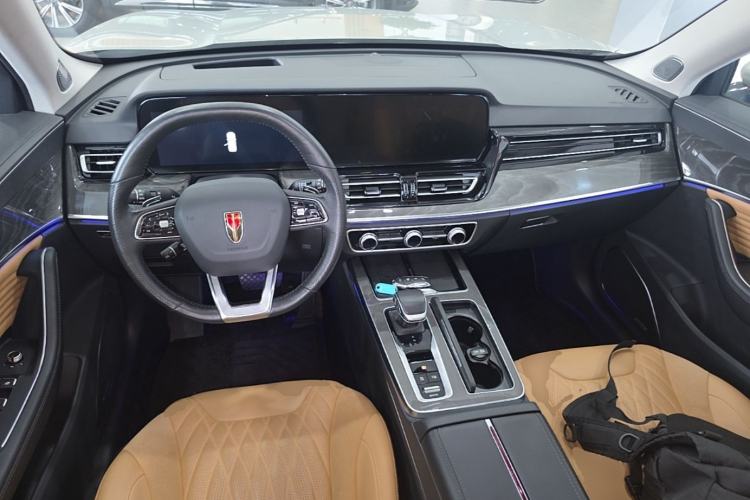 Used Hongqi HS5 2023 2.0T Four-Wheel Drive Flagship Pro Edition Center Console