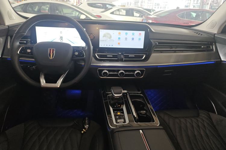 Used Hongqi HS5 2023 2.0T Qixiang Pro Edition Center Console