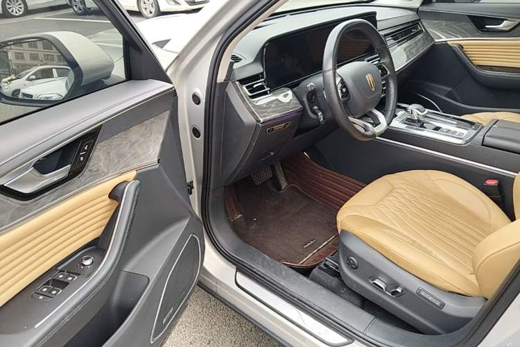 Used Hongqi HS5 2023 2.0T Four-Wheel Drive Flagship Pro Edition Driver Seat