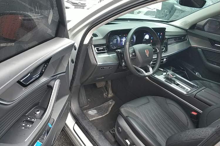 Used Hongqi HS5 2023 2.0T Four-Wheel Drive Flagship Pro Edition Driver Seat