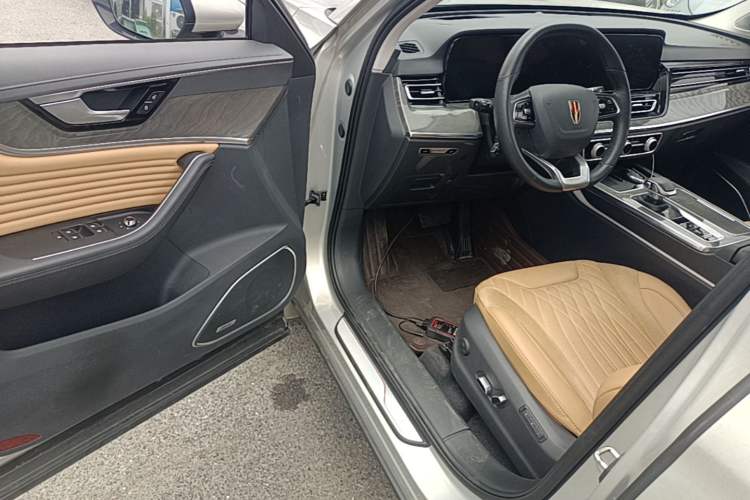 Used Hongqi HS5 2023 2.0T Four-Wheel Drive Flagship Pro Edition Driver Seat