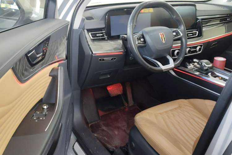 Used Hongqi HS5 2023 2.0T Four-Wheel Drive Flagship Pro Edition Driver Seat