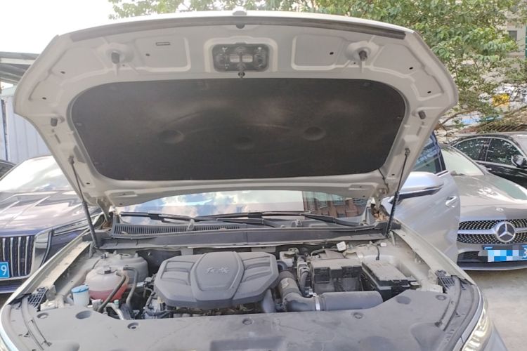 Used Hongqi HS5 2023 2.0T Four-Wheel Drive Flagship Pro Edition Engine Bay