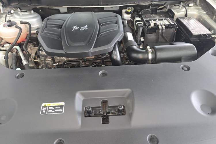 Used Hongqi HS5 2023 2.0T Four-Wheel Drive Flagship Pro Edition Engine Bay