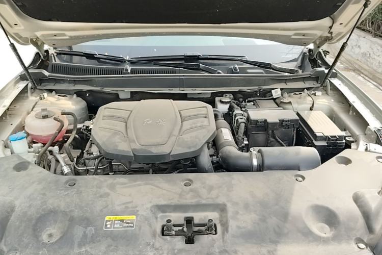 Used Hongqi HS5 2023 2.0T Four-Wheel Drive Flagship Pro Edition Engine Bay