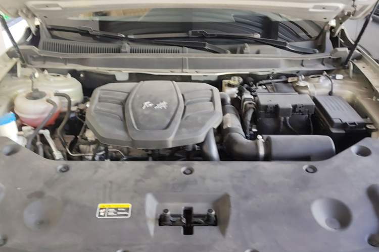 Used Hongqi HS5 2023 2.0T Four-Wheel Drive Flagship Pro Edition Engine Bay