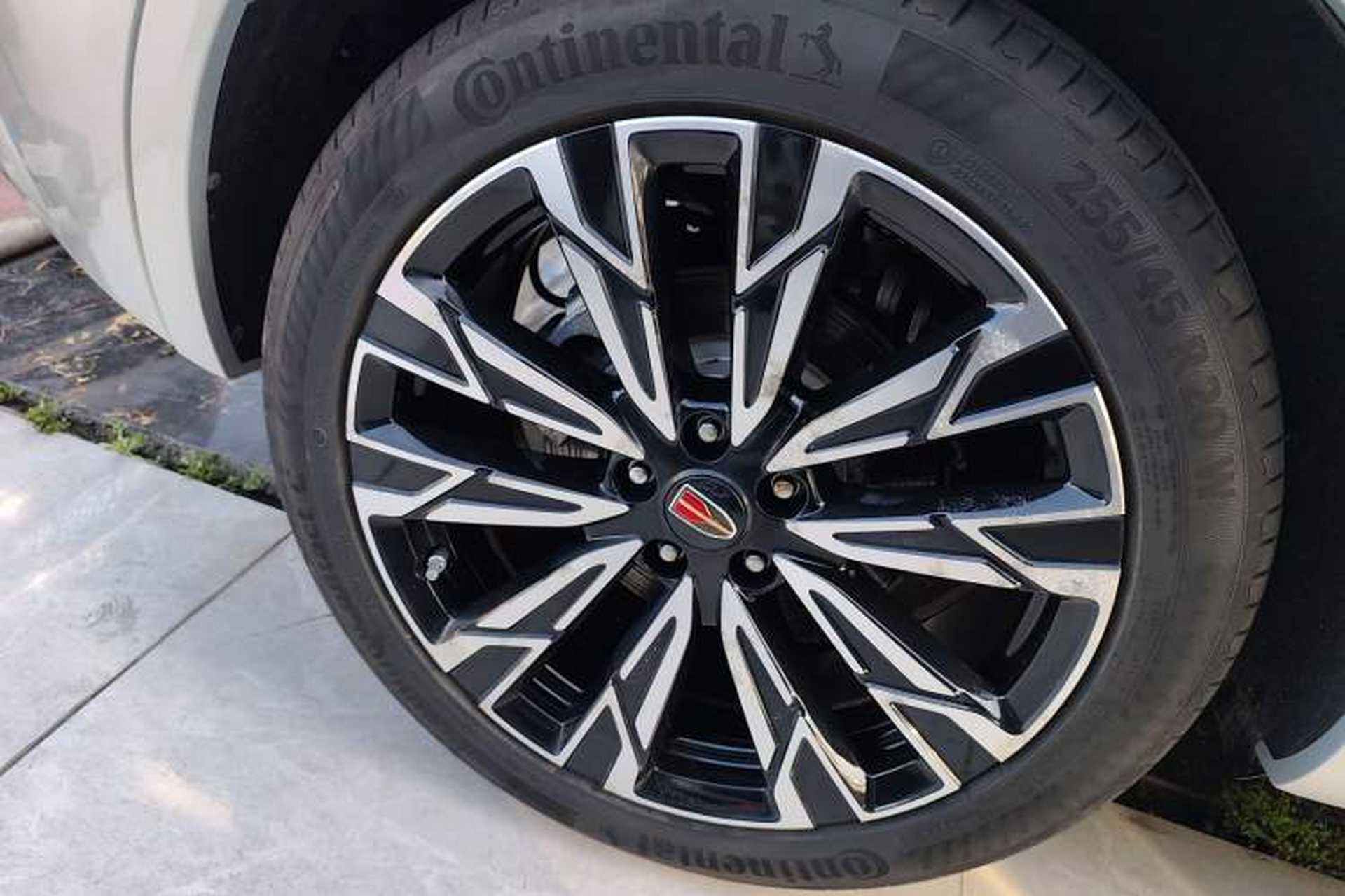 Used Hongqi HS5 2023 2.0T Four-Wheel Drive Flagship Pro Edition Exterior 5