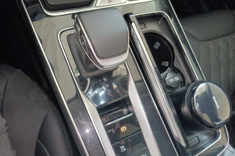 Used Hongqi HS5 2023 2.0T Qixiang Pro Edition Gear Lever