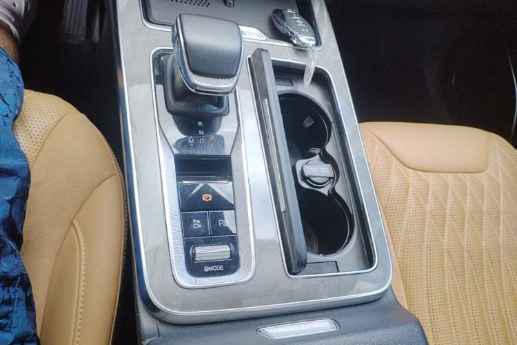 Used Hongqi HS5 2023 2.0T Four-Wheel Drive Flagship Pro Edition Gear Lever