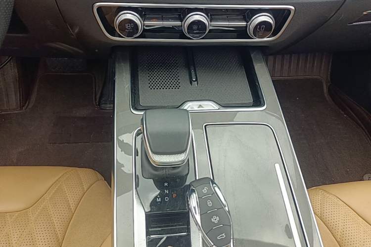 Used Hongqi HS5 2023 2.0T Four-Wheel Drive Flagship Pro Edition Gear Lever