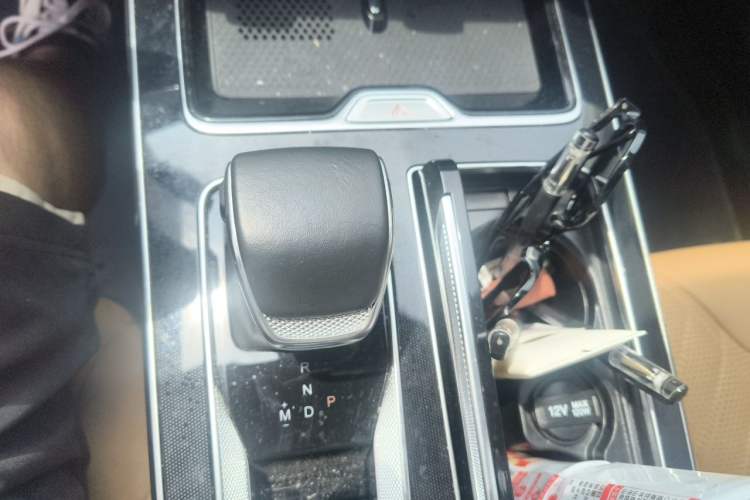 Used Hongqi HS5 2023 2.0T Qixiang Pro Edition Gear Lever