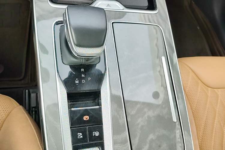 Used Hongqi HS5 2023 2.0T Four-Wheel Drive Flagship Pro Edition Gear Lever