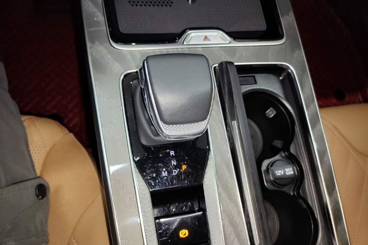 Used Hongqi HS5 2023 2.0T Four-Wheel Drive Flagship Pro Edition Gear Lever