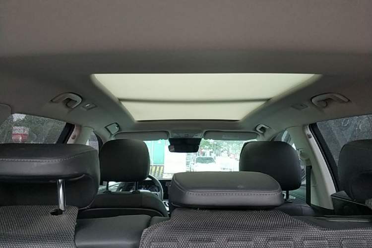 Used Hongqi HS5 2023 2.0T Four-Wheel Drive Flagship Pro Edition Headliner