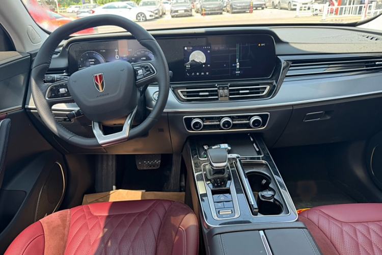 Used Hongqi HS5 2023 2.0T Four-Wheel Drive Flagship Pro Edition Interior 1