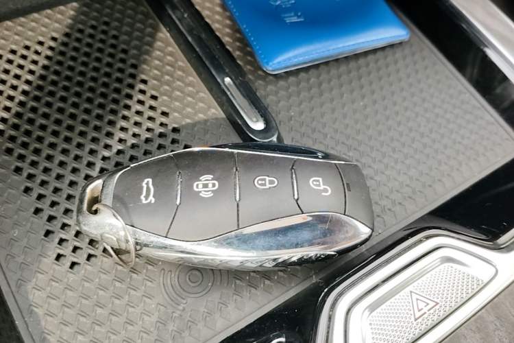 Used Hongqi HS5 2023 2.0T Four-Wheel Drive Flagship Pro Edition Interior 1