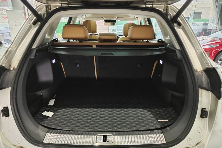 Used Hongqi HS5 2023 2.0T Four-Wheel Drive Flagship Pro Edition Interior 12