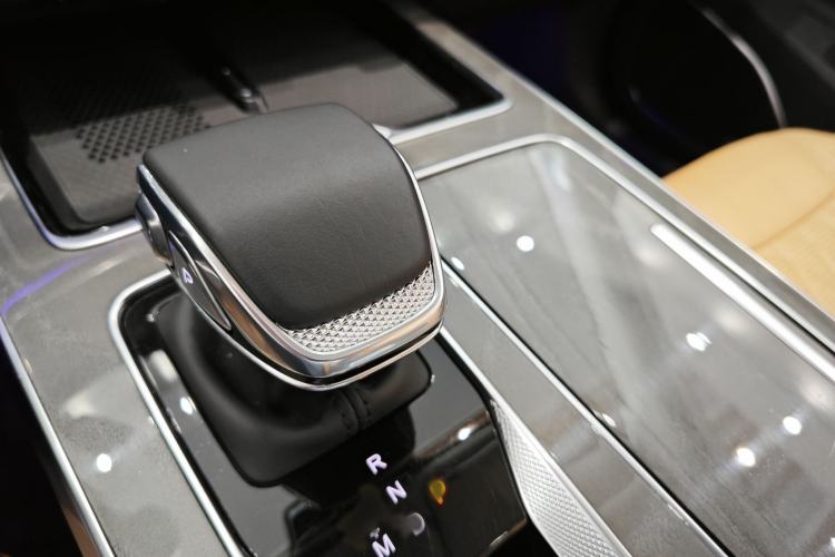 Used Hongqi HS5 2023 2.0T Four-Wheel Drive Flagship Pro Edition Interior 9