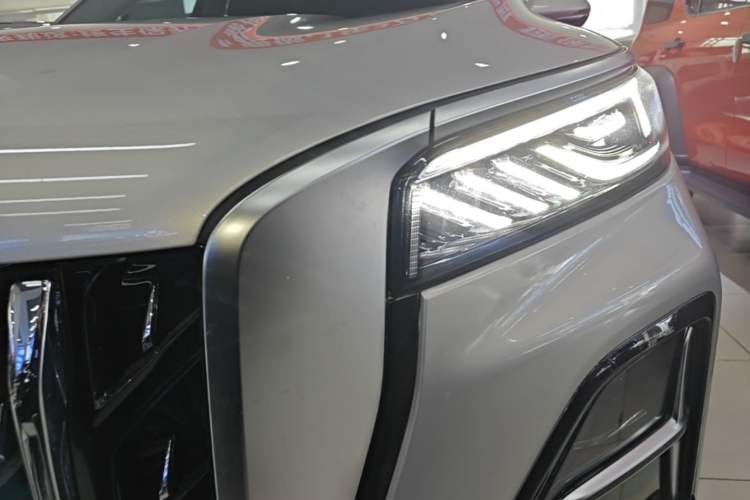 Used Hongqi HS5 2023 2.0T Four-Wheel Drive Flagship Pro Edition Left Front Headlight