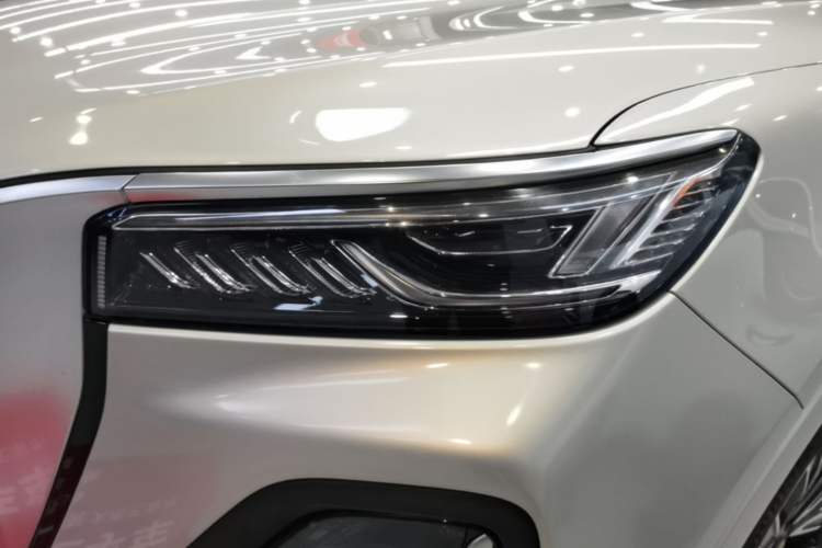 Used Hongqi HS5 2023 2.0T Four-Wheel Drive Flagship Pro Edition Left Front Headlight