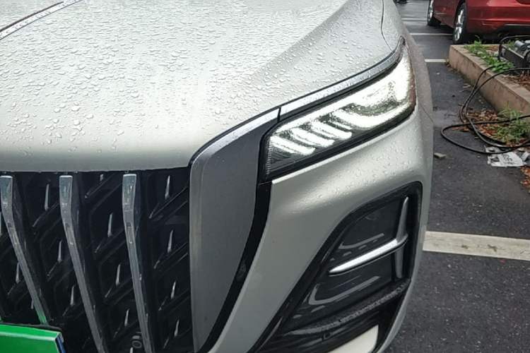 Used Hongqi HS5 2023 2.0T Four-Wheel Drive Flagship Pro Edition Left Front Headlight