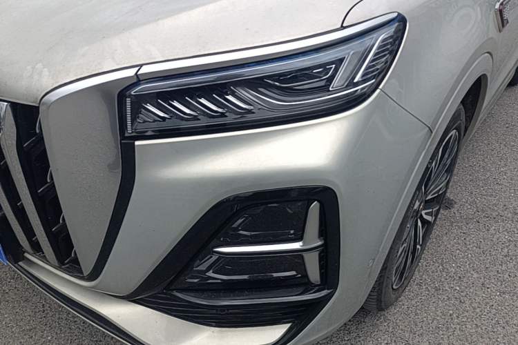 Used Hongqi HS5 2023 2.0T Four-Wheel Drive Flagship Pro Edition Left Front Headlight