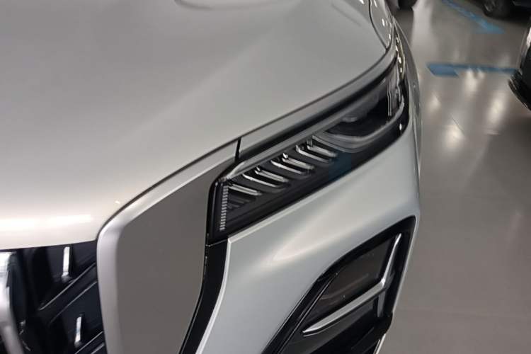 Used Hongqi HS5 2023 2.0T Four-Wheel Drive Flagship Pro Edition Left Front Headlight