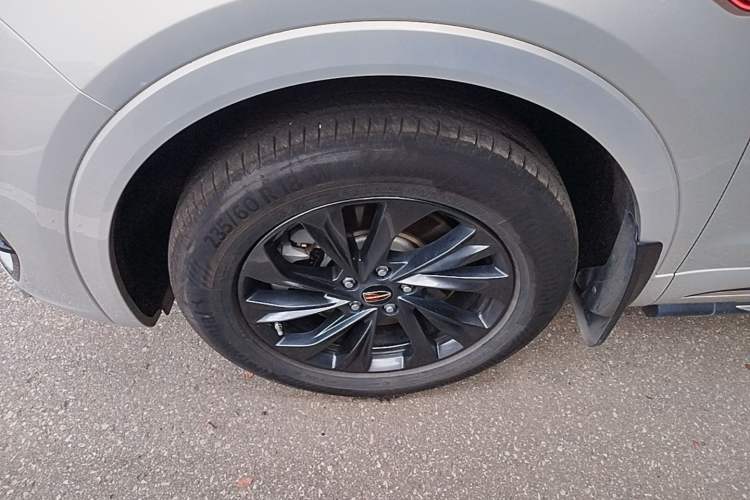 Used Hongqi HS5 2023 2.0T Qixiang Pro Edition Left Front Wheel Hub