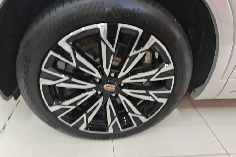 Used Hongqi HS5 2023 2.0T Four-Wheel Drive Flagship Pro Edition Left Front Wheel Hub