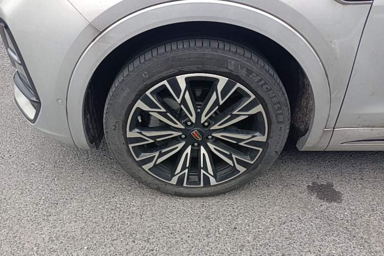 Used Hongqi HS5 2023 2.0T Four-Wheel Drive Flagship Pro Edition Left Front Wheel Hub