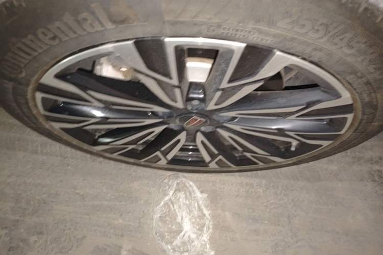 Used Hongqi HS5 2023 2.0T Four-Wheel Drive Flagship Pro Edition Left Front Wheel Hub
