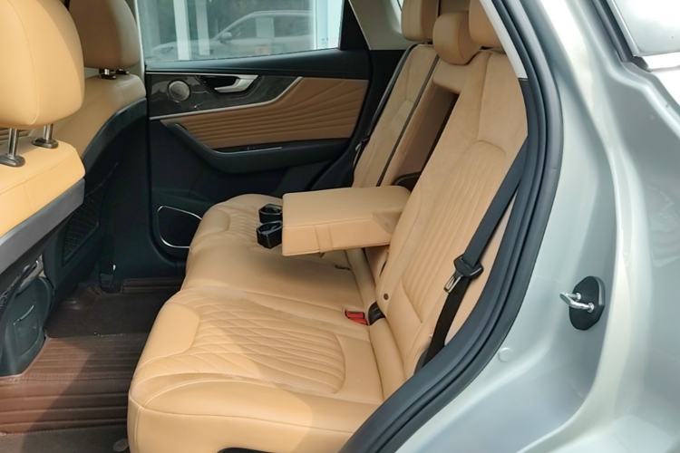 Used Hongqi HS5 2023 2.0T Four-Wheel Drive Flagship Pro Edition Left Rear Seat