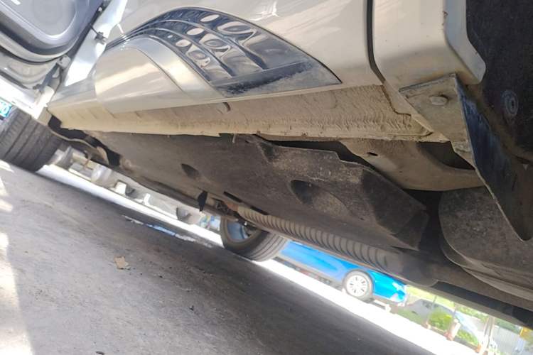 Used Hongqi HS5 2023 2.0T Four-Wheel Drive Flagship Pro Edition Left Side Sill