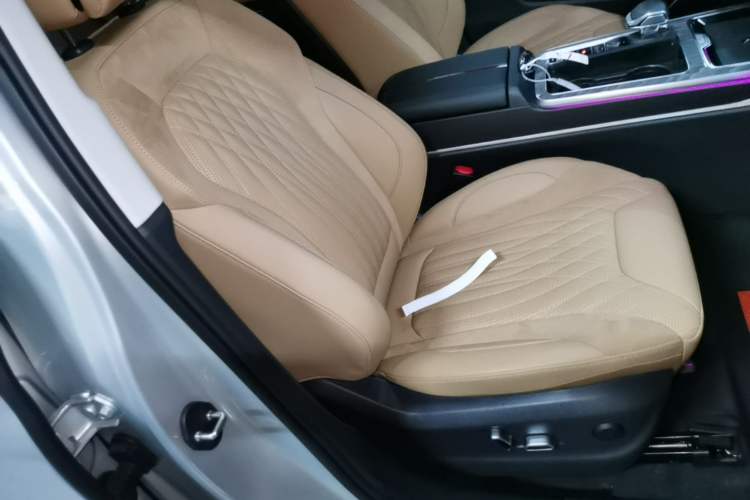 Used Hongqi HS5 2023 2.0T Four-Wheel Drive Flagship Pro Edition Right Front Seat
