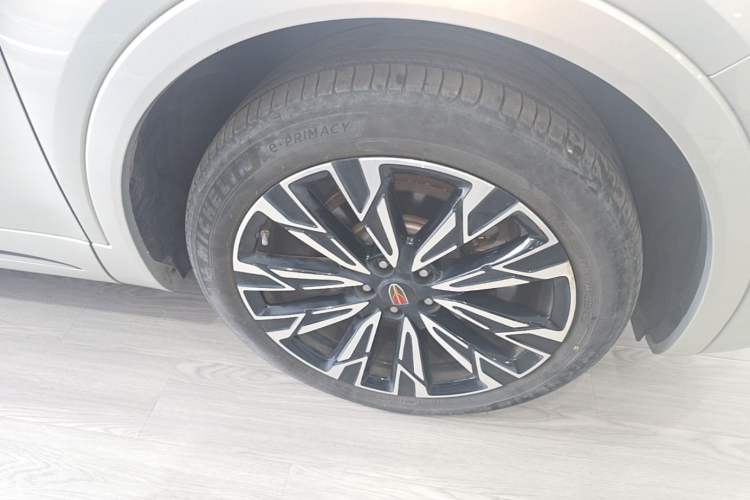 Used Hongqi HS5 2023 2.0T Four-Wheel Drive Flagship Pro Edition Right Front Wheel Hub