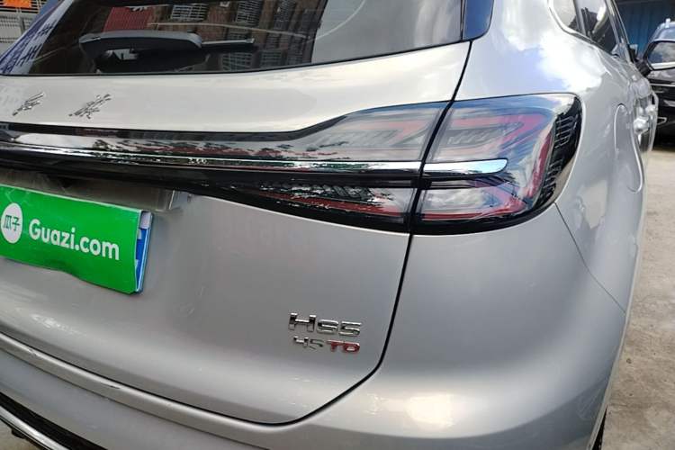 Used Hongqi HS5 2023 2.0T Four-Wheel Drive Flagship Pro Edition Right Rear Taillight