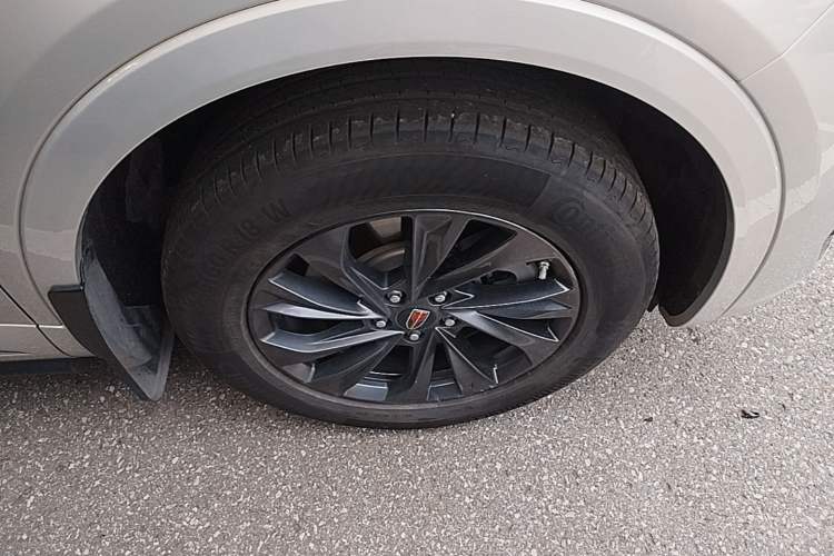 Used Hongqi HS5 2023 2.0T Qixiang Pro Edition Right Rear Wheel Hub