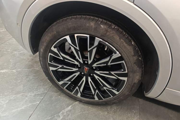 Used Hongqi HS5 2023 2.0T Four-Wheel Drive Flagship Pro Edition Right Rear Wheel Hub