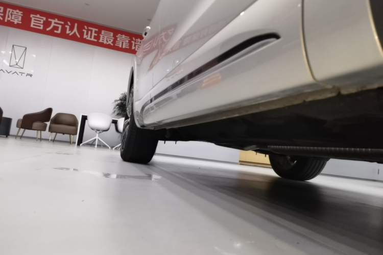 Used Hongqi HS5 2023 2.0T Four-Wheel Drive Flagship Pro Edition Right Side Sill