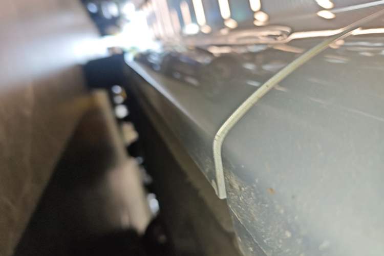 Used Hongqi HS5 2023 2.0T Four-Wheel Drive Flagship Pro Edition Right Side Sill