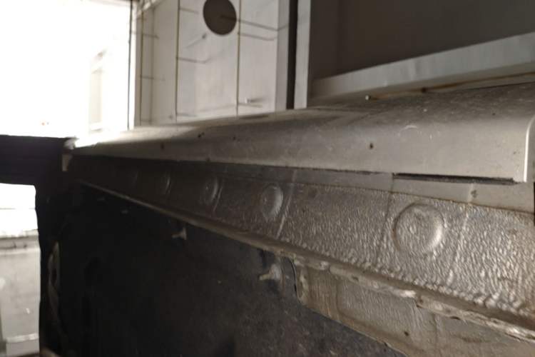 Used Hongqi HS5 2023 2.0T Four-Wheel Drive Flagship Pro Edition Right Side Sill