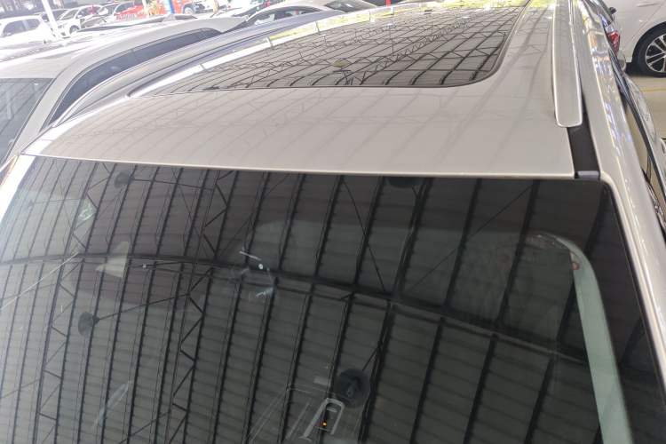 Used Hongqi HS5 2023 2.0T Qixiang Pro Edition Roof