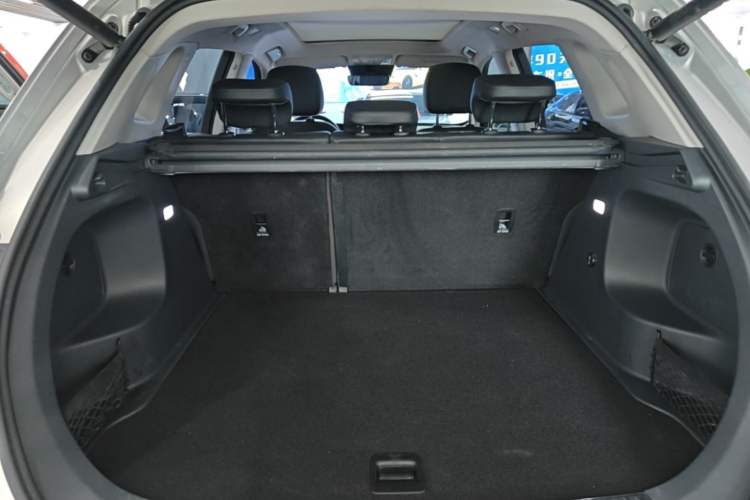Used Hongqi HS5 2023 2.0T Four-Wheel Drive Flagship Pro Edition Trunk