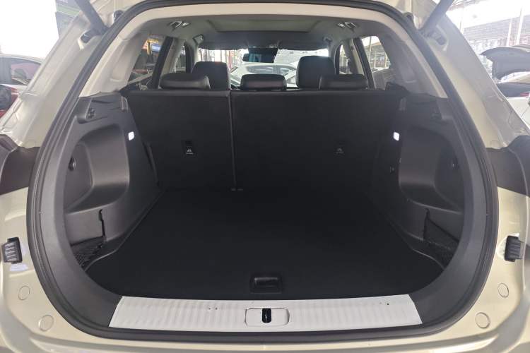 Used Hongqi HS5 2023 2.0T Qixiang Pro Edition Trunk