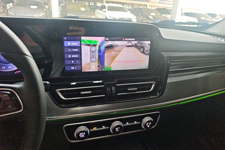Used Hongqi HS5 2023 2.0T Qixiang Pro Edition Audio And AC Panel