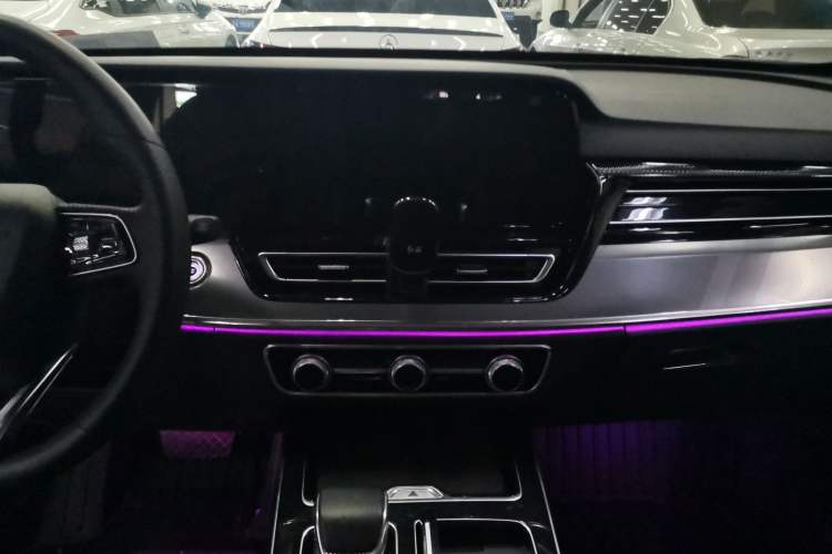 Used Hongqi HS5 2023 2.0T Qixiang Pro Edition Audio And AC Panel