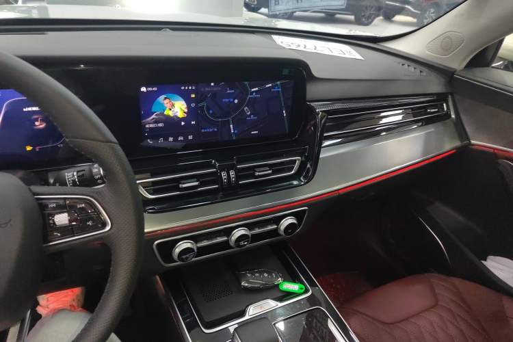 Used Hongqi HS5 2023 2.0T Qixiang Pro Edition Audio And AC Panel